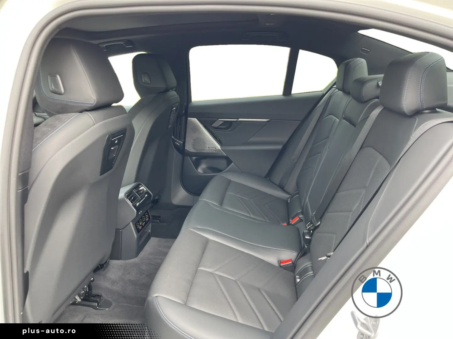 BMW 520i Limousine M Sport Pano AHK DA PA  HUD