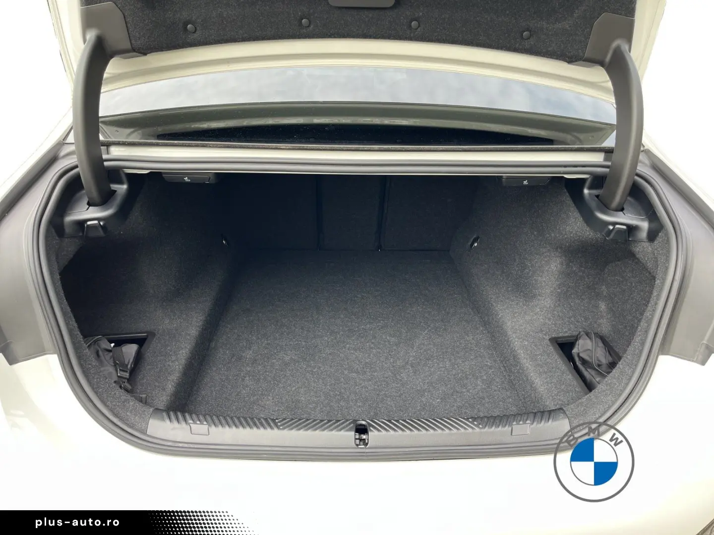 BMW 520i Limousine M Sport Pano AHK DA PA  HUD