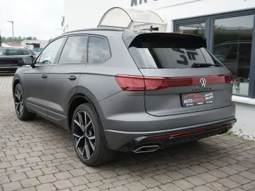 VW Touareg 3.0 TDI SCR  210 kW 4Mot R-Line-Pano.Luf
