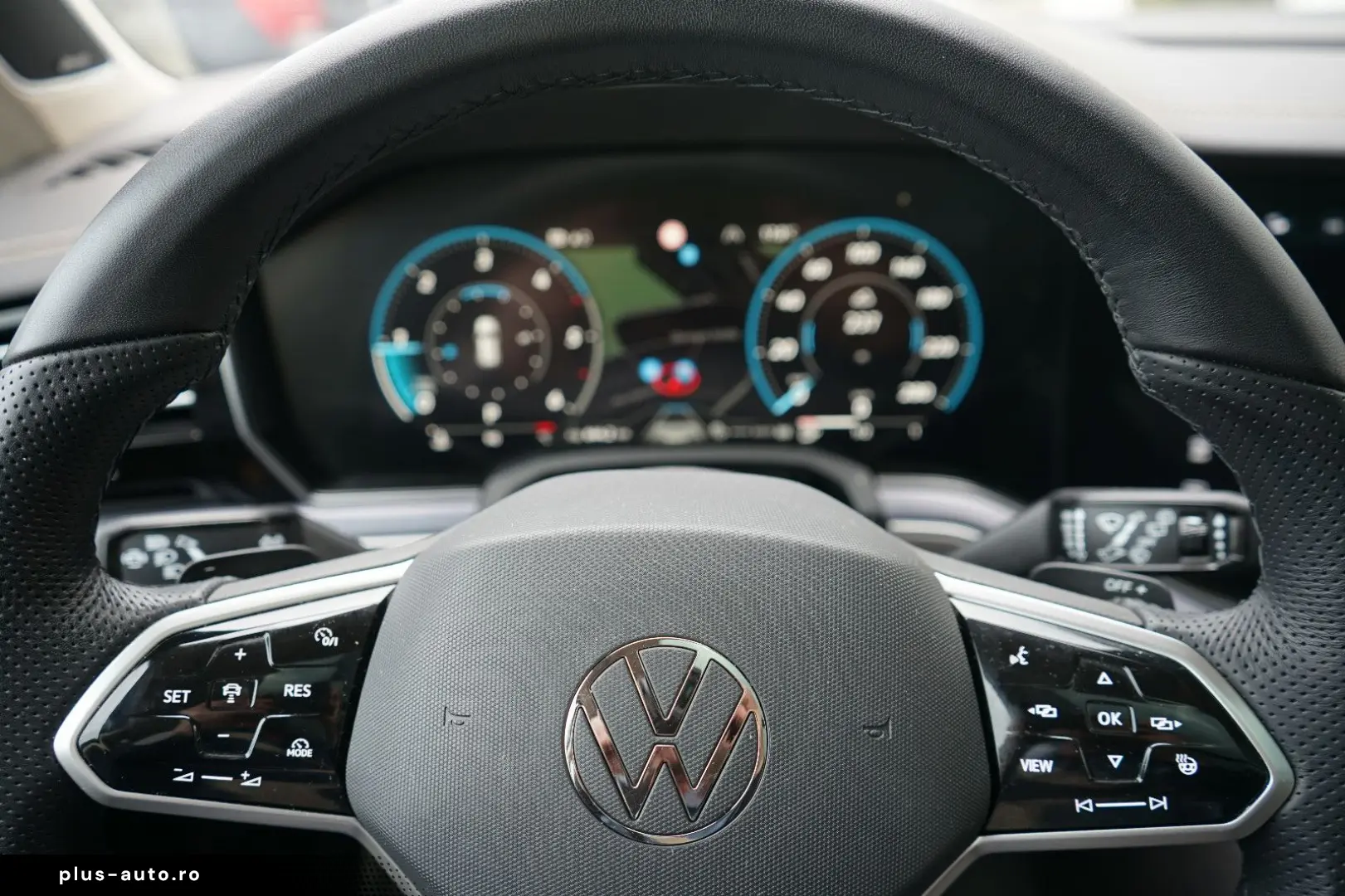 VW Touareg 3.0 TDI SCR  210 kW 4Mot R-Line-Pano.Luf