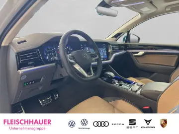 VW Touareg 3.0 TDI 4M R-Line Matrix AHK Pano 22&apos&hellip;