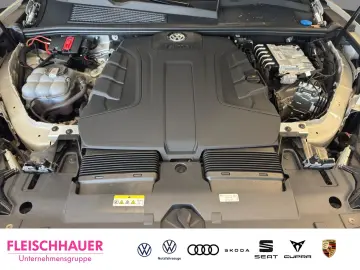 VW Touareg 3.0 TDI 4M R-Line Matrix AHK Pano 22&apos&hellip;