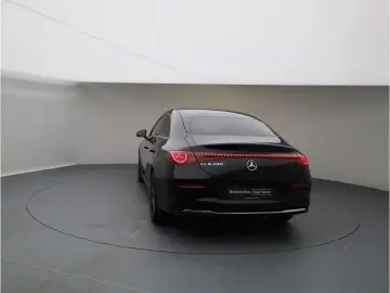 Mercedes-Benz CLA 200 Progressive Multibeam