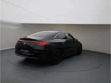 Mercedes-Benz CLA 200 Progressive Multibeam