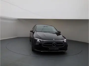 Mercedes-Benz CLA 200 Progressive Multibeam
