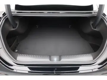 Mercedes-Benz CLA 200 Progressive Multibeam