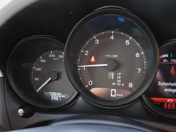 PORSCHE Macan PDK 1HD dt.Fzg. Top Ausst.