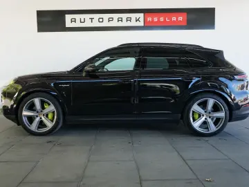 PORSCHE Cayenne E-Hybrid MY24 P-Display Mega-Spec 22z