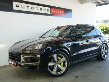 PORSCHE Cayenne E-Hybrid MY24 P-Display Mega-Spec 22z