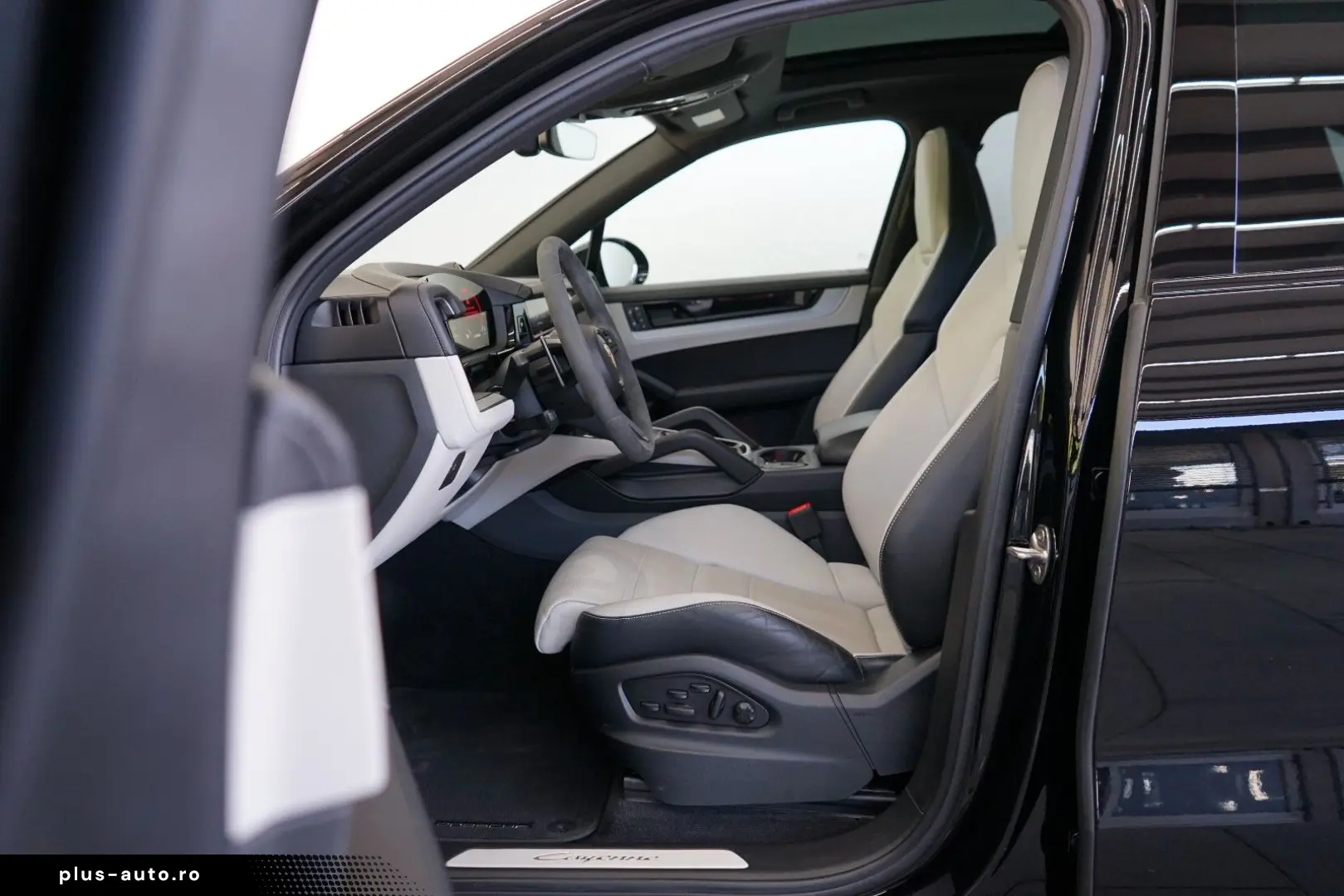 PORSCHE Cayenne E-Hybrid MY24 P-Display Mega-Spec 22z