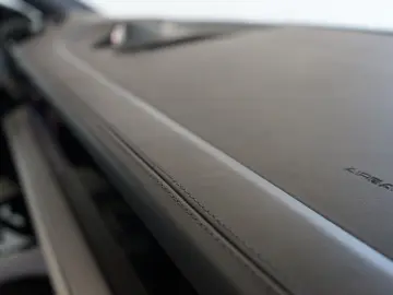 PORSCHE Cayenne E-Hybrid MY24 P-Display Mega-Spec 22z