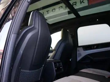 PORSCHE Cayenne E-Hybrid MY24 P-Display Mega-Spec 22z
