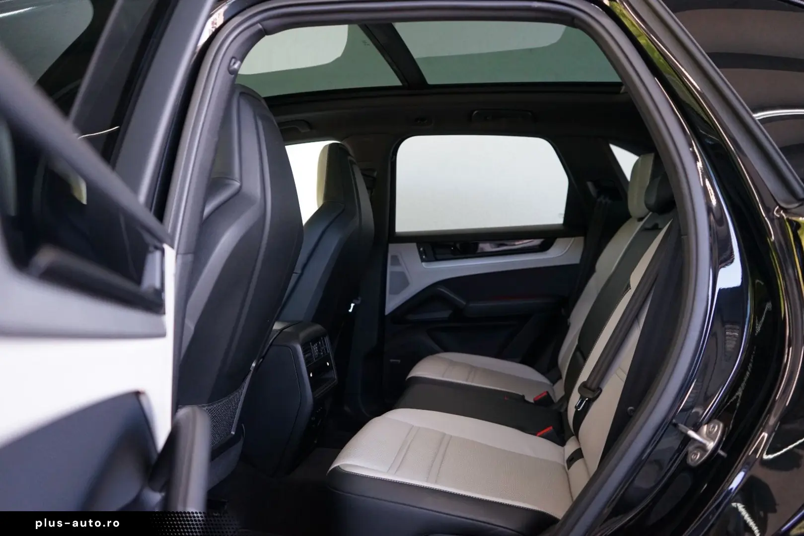 PORSCHE Cayenne E-Hybrid MY24 P-Display Mega-Spec 22z