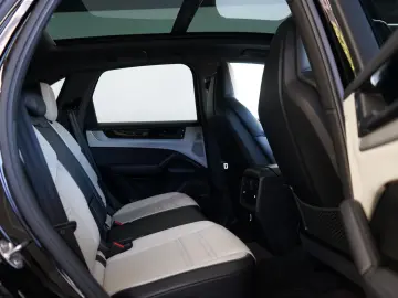 PORSCHE Cayenne E-Hybrid MY24 P-Display Mega-Spec 22z