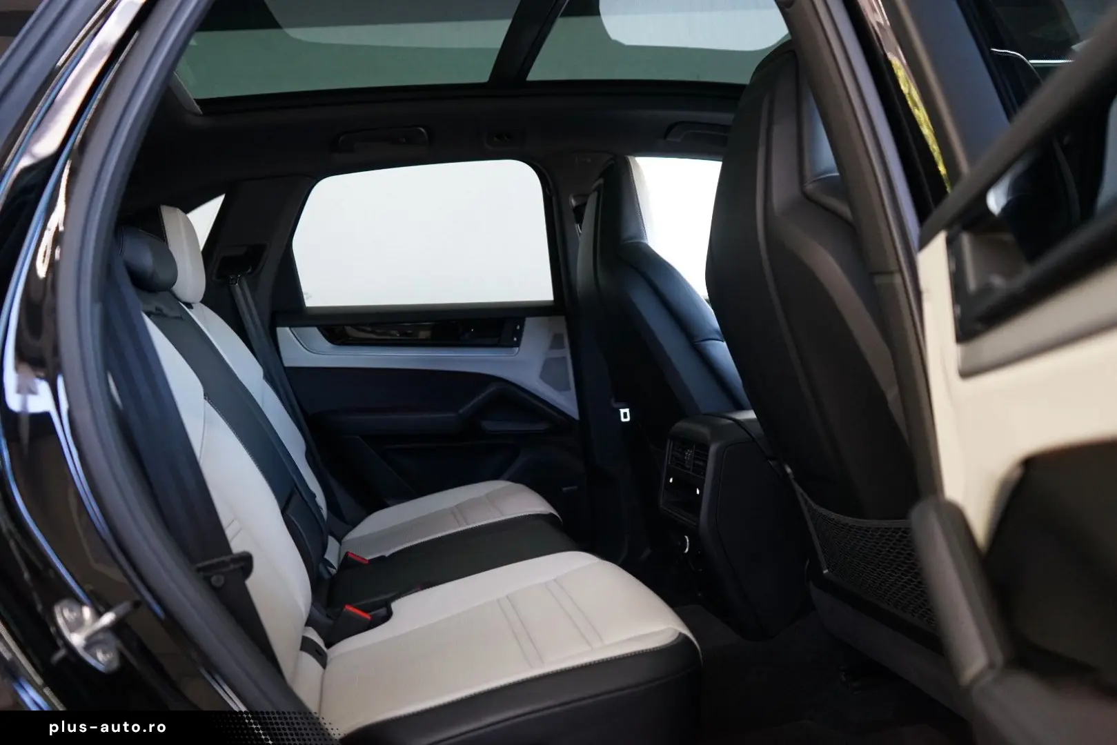 PORSCHE Cayenne E-Hybrid MY24 P-Display Mega-Spec 22z