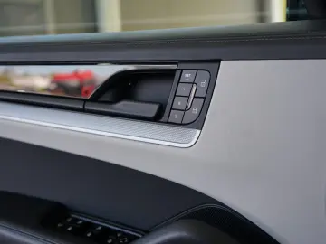 PORSCHE Cayenne E-Hybrid MY24 P-Display Mega-Spec 22z