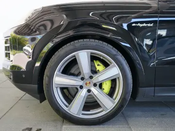 PORSCHE Cayenne E-Hybrid MY24 P-Display Mega-Spec 22z