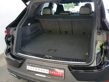 PORSCHE Cayenne E-Hybrid MY24 P-Display Mega-Spec 22z