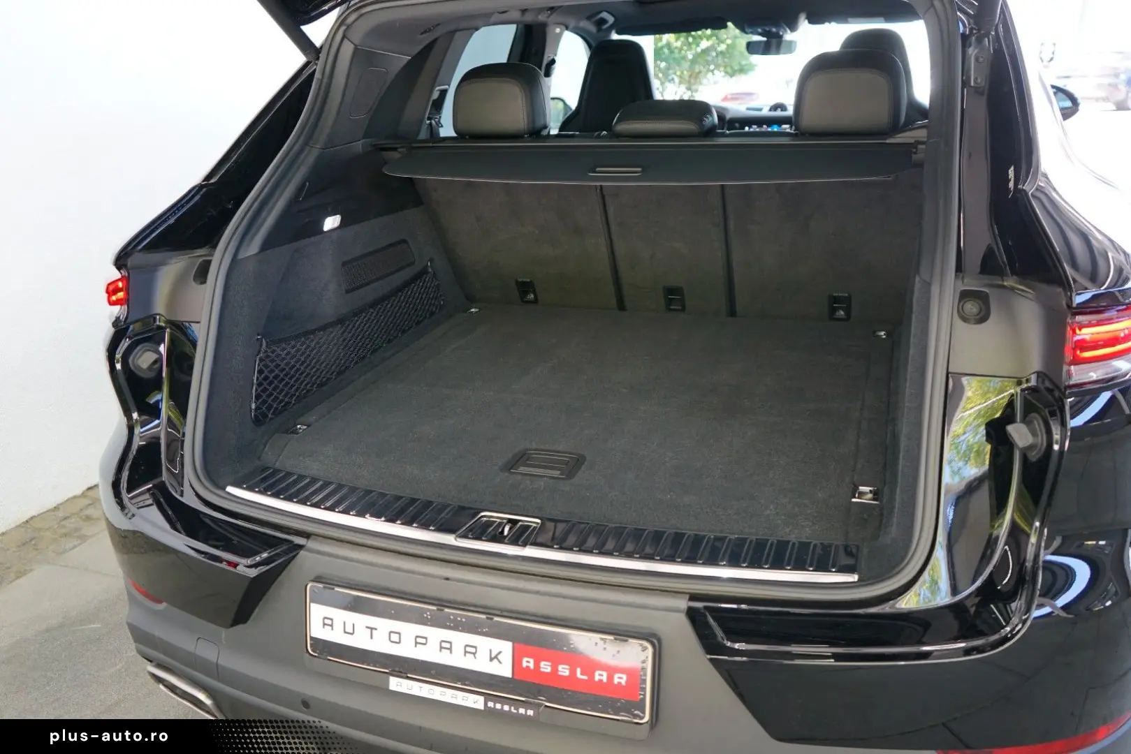 PORSCHE Cayenne E-Hybrid MY24 P-Display Mega-Spec 22z