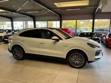 PORSCHE Cayenne Coupe E-Hybrid Platinum Edition BOSE