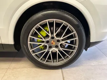 PORSCHE Cayenne Coupe E-Hybrid Platinum Edition BOSE