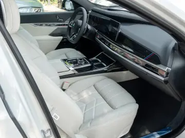 BMW 740d M SPORT
