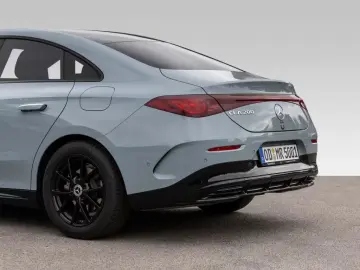 Mercedes-Benz CLA 200 AMG NIGHT PREMIUM SUPERSCREEN