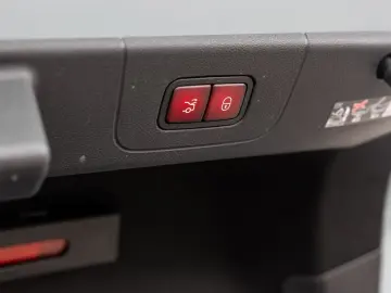 Mercedes-Benz CLA 200 AMG NIGHT PREMIUM SUPERSCREEN