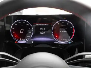 Mercedes-Benz CLA 200 AMG NIGHT PREMIUM SUPERSCREEN