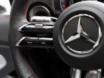 Mercedes-Benz CLA 200 AMG NIGHT PREMIUM SUPERSCREEN