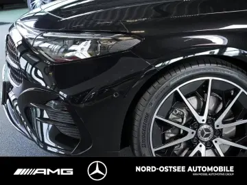 Mercedes-Benz CLA 200 AMG NIGHT SUPERSCREEN BURMESTER