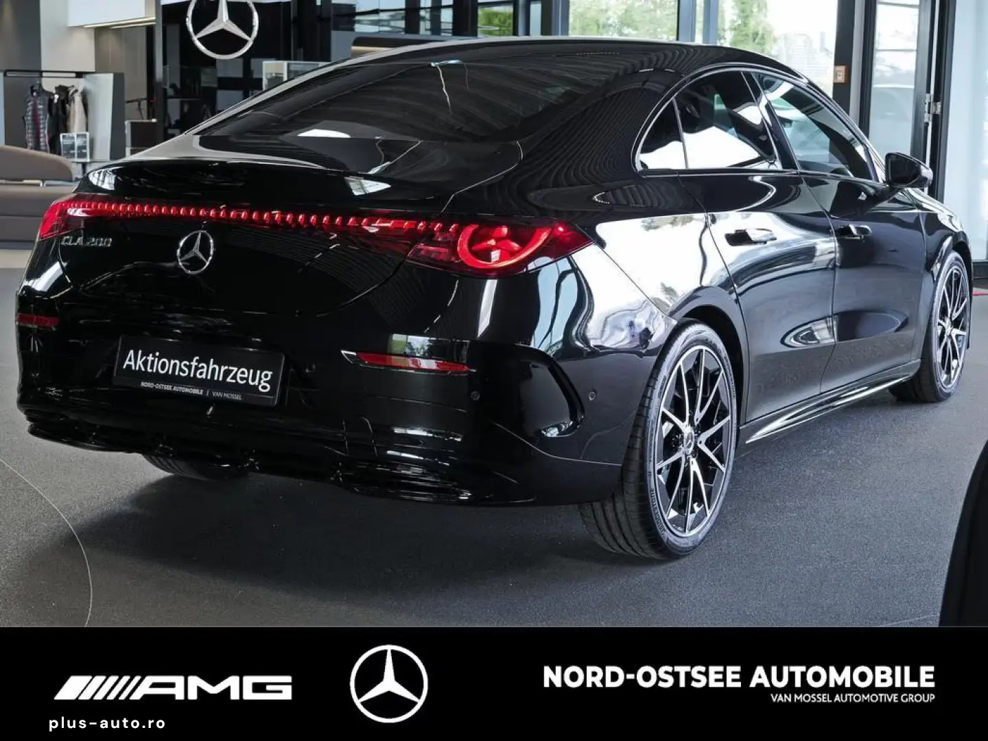 Mercedes-Benz CLA 200 AMG NIGHT SUPERSCREEN BURMESTER