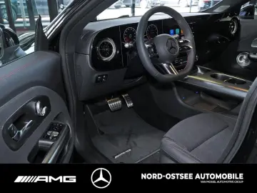 Mercedes-Benz CLA 200 AMG NIGHT SUPERSCREEN BURMESTER