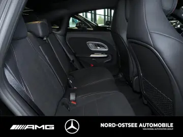 Mercedes-Benz CLA 200 AMG NIGHT SUPERSCREEN BURMESTER