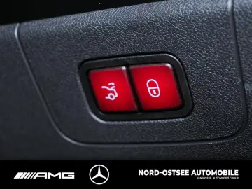 Mercedes-Benz CLA 200 AMG NIGHT SUPERSCREEN BURMESTER