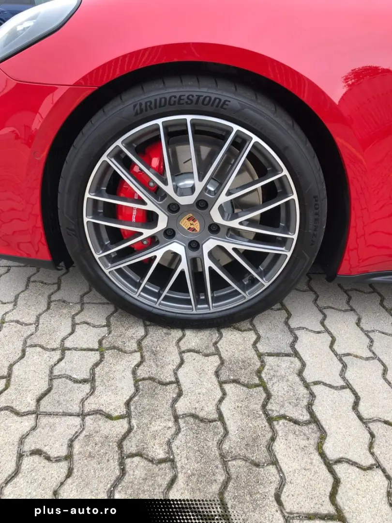 PORSCHE Panamera GTS