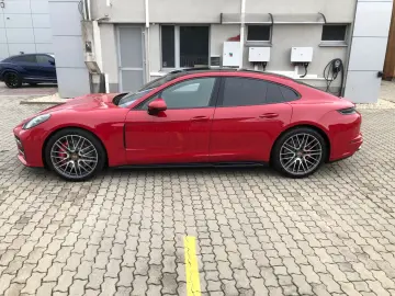 PORSCHE Panamera GTS