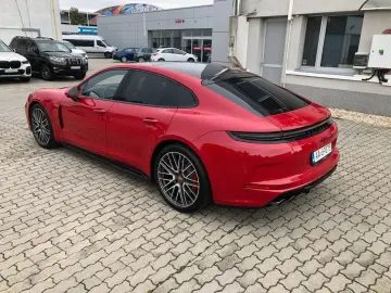 PORSCHE Panamera GTS