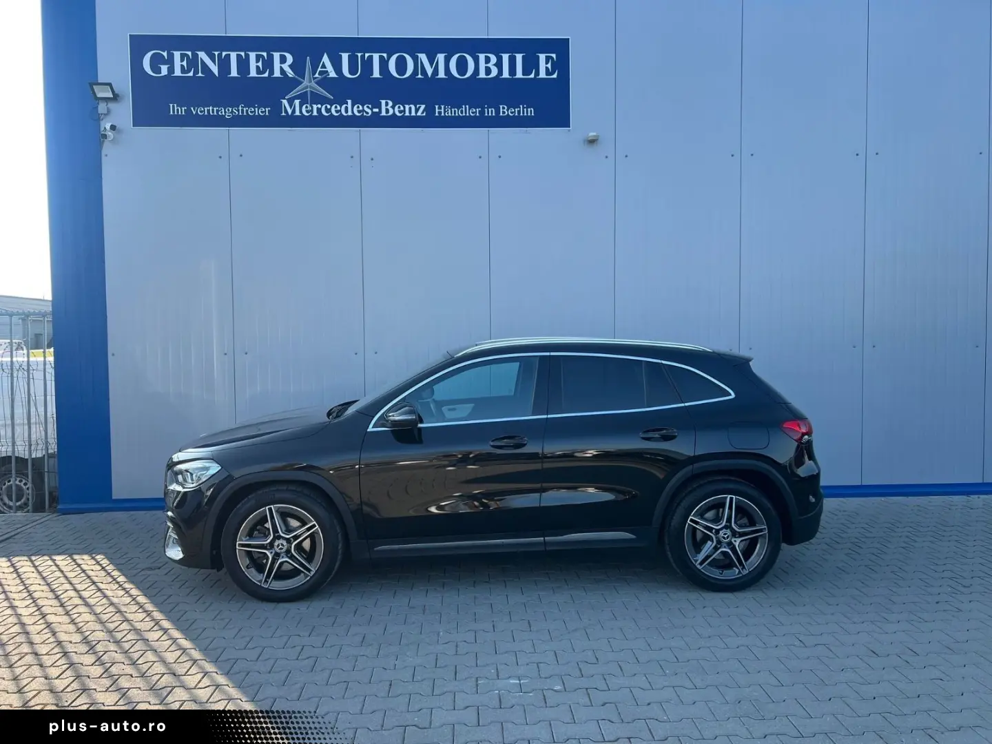 MERCEDES-BENZ GLA 250 4MATIC 8G AMG PANORAMA LED KAMERA