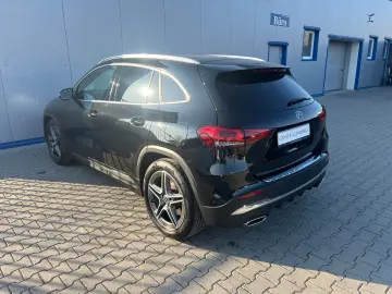 MERCEDES-BENZ GLA 250 4MATIC 8G AMG PANORAMA LED KAMERA