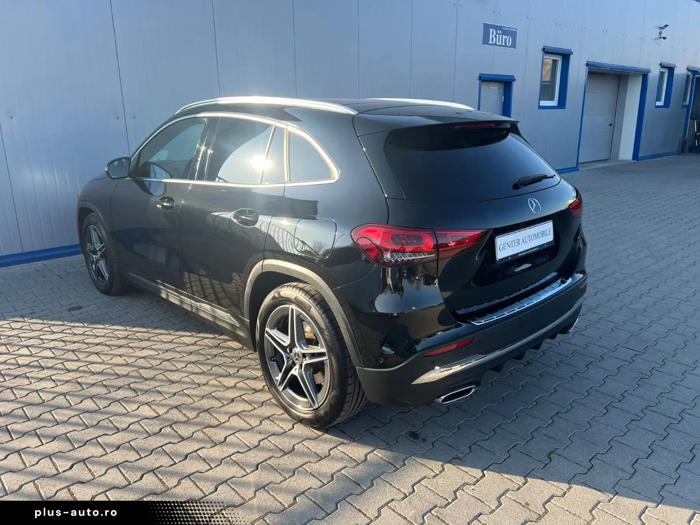 MERCEDES-BENZ GLA 250 4MATIC 8G AMG PANORAMA LED KAMERA