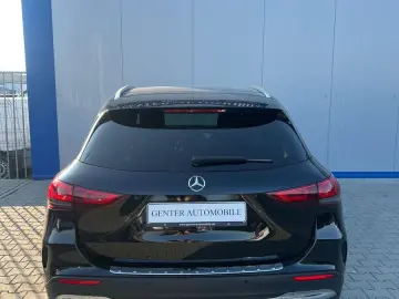 MERCEDES-BENZ GLA 250 4MATIC 8G AMG PANORAMA LED KAMERA