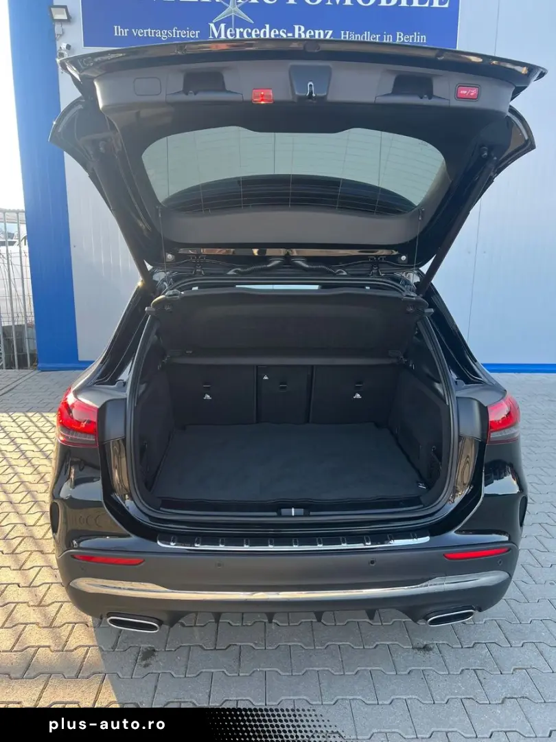 MERCEDES-BENZ GLA 250 4MATIC 8G AMG PANORAMA LED KAMERA