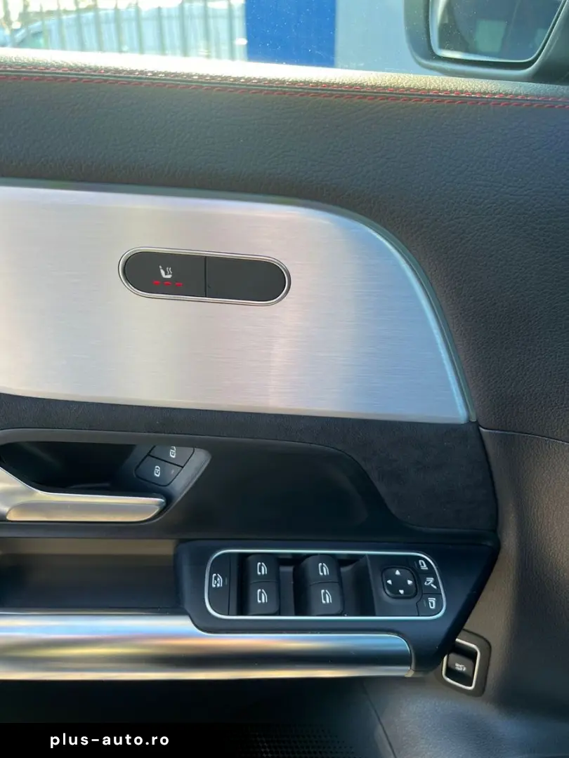 MERCEDES-BENZ GLA 250 4MATIC 8G AMG PANORAMA LED KAMERA