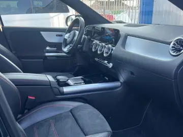 MERCEDES-BENZ GLA 250 4MATIC 8G AMG PANORAMA LED KAMERA