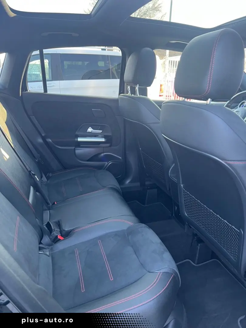 MERCEDES-BENZ GLA 250 4MATIC 8G AMG PANORAMA LED KAMERA