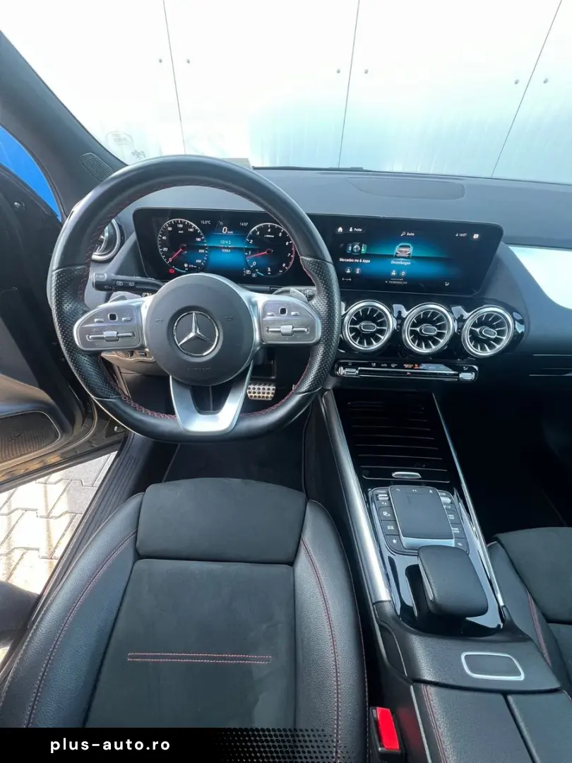 MERCEDES-BENZ GLA 250 4MATIC 8G AMG PANORAMA LED KAMERA