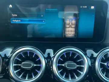 MERCEDES-BENZ GLA 250 4MATIC 8G AMG PANORAMA LED KAMERA