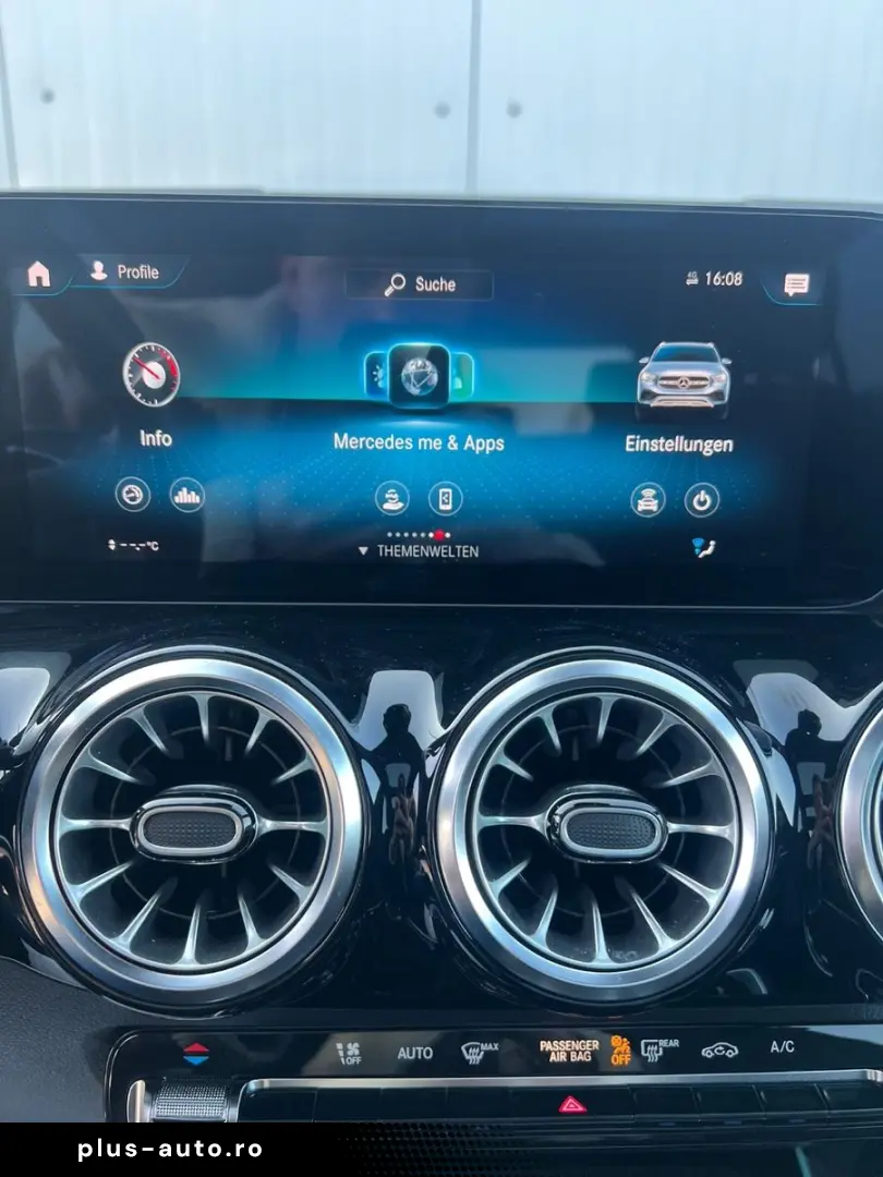 MERCEDES-BENZ GLA 250 4MATIC 8G AMG PANORAMA LED KAMERA