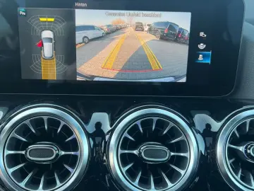 MERCEDES-BENZ GLA 250 4MATIC 8G AMG PANORAMA LED KAMERA